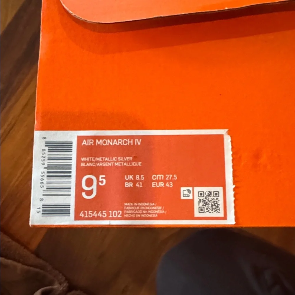 Nike Air Monarch IV Size 9.5